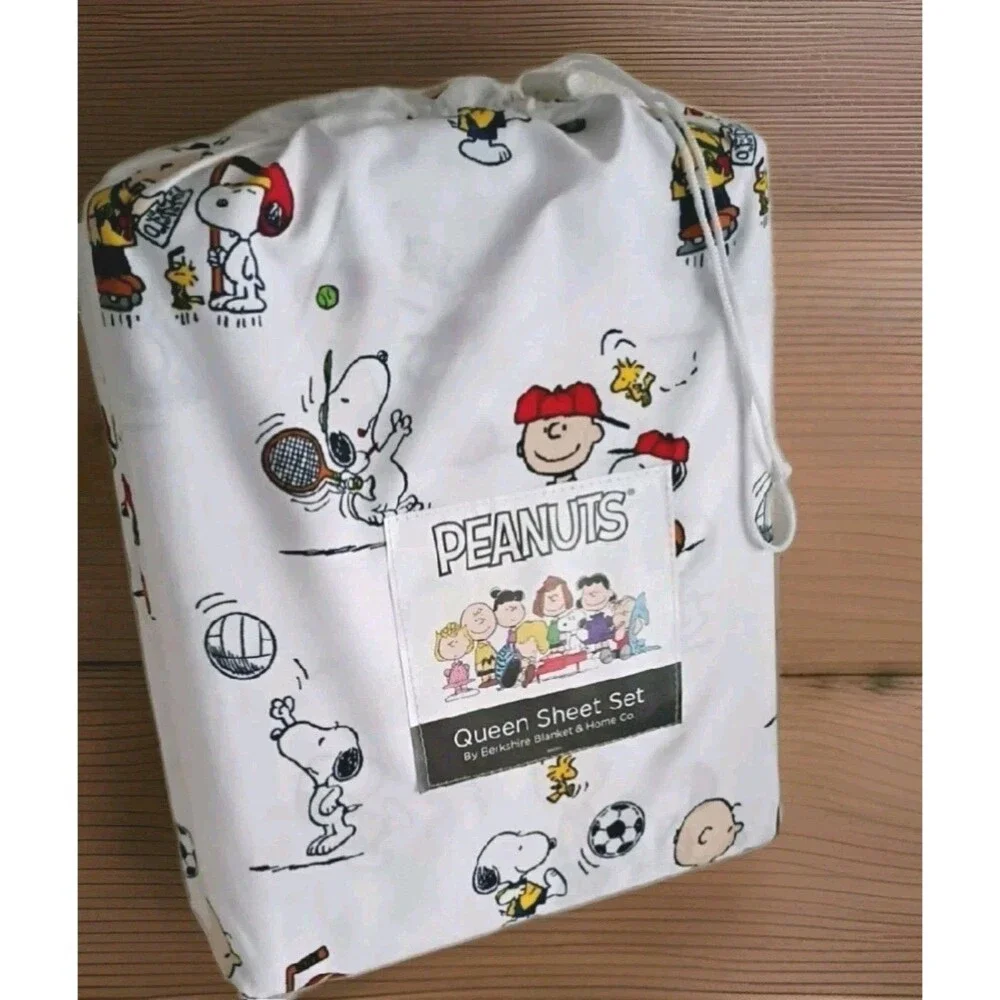Peanuts Snoopy Queen Sheet Set Charlie Brown Sports Baseball Tennis Hockey NEW